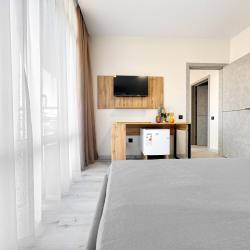 4-комнатные апартаменты улучшенные с балконом