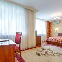 Номер полулюкс с 1 двуспальной кроватью