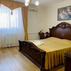 Номер люкс улучшенный с 1 двуспальной кроватью