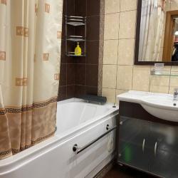 Апартаменты улучшенные Двухкомнатная квартира ул.Авиаторов д.23 (7 этаж)