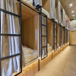Фото Wellhome Hostel (Вэллхоум Хостел)
