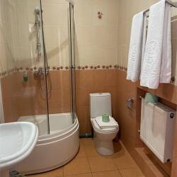 Номер стандарт улучшенный с 1 двуспальной кроватью