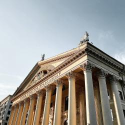 Фото Апартаменты на улице Скрыганова 16