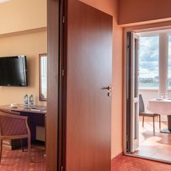 Cosmos Petrozavodsk Hotel (Космос Петрозаводск) — 720dd9d15fc57dbf34607c5065a959ab