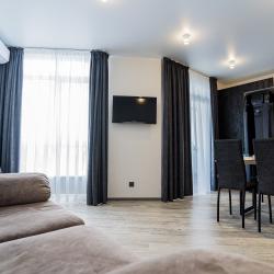 Фото Отель LetoApart (ЛетоАпарт) на улице Лейтенанта Шмидта 17-10