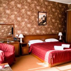 Номер стандарт комфорт с 1 двуспальной кроватью (с завтраком)