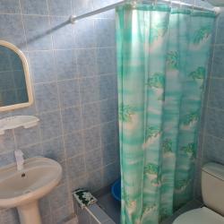 Номер стандарт с 2 односпальными кроватями и балконом