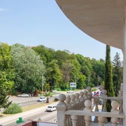 3-местный номер стандарт с балконом