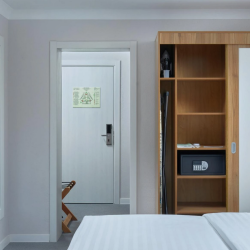 Фото Отель Alean Family Sputnik (Алеан Фэмили Спутник)