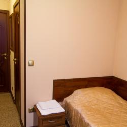 1-комнатный номер стандарт с 2 односпальными кроватями (с завтраком)