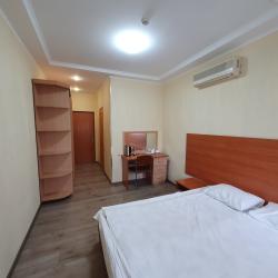 Номер стандарт с 1 двуспальной кроватью