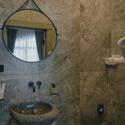 Номер люкс с 1 двуспальной кроватью (с завтраком)