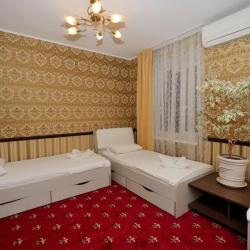 Кровать в 5-местном общем номере