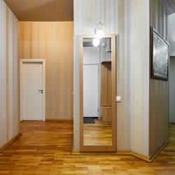 Фото Отель FlatStay Невский 170 | Трешка в центре с эркером и высокими потолками