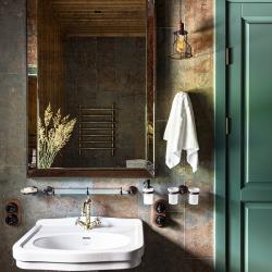 Коричневое шале в деревне Изубрица