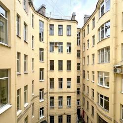 Апартаменты с видом во двор
