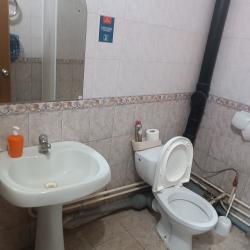 Кровать в 6-местном общем номере