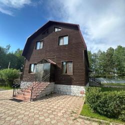 Фото Отель Коттеджи на улице Центральная 35