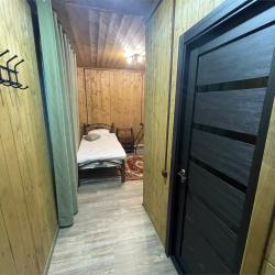 Номер стандарт с 1 односпальной кроватью и 1 двухъярусной кроватью