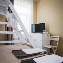Номер стандарт с двухъярусной кроватью