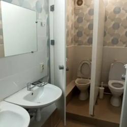 Кровать в 10-местном общем номере