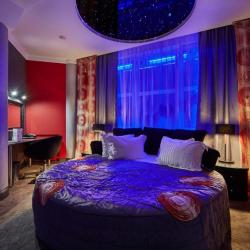 Номер люкс премиум с 1 двуспальной кроватью