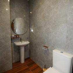 Номер стандарт с 1 двуспальной кроватью Красный (без окна)