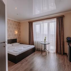 Номер стандарт улучшенный с 1 двуспальной кроватью