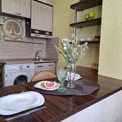 Фото Апартаменты на улице Ларина 18/1