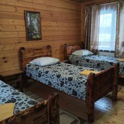 Коттедж стандарт с 1 односпальной и 1 двуспальной кроватью