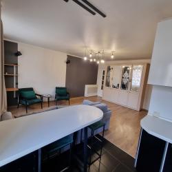 Апартаменты студия Коммунаров 204