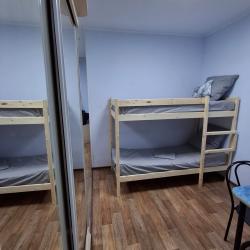 Кровать в 7-местном общем мужском номере