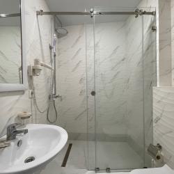 Номер стандарт с 1 двуспальной кроватью (с завтраком)