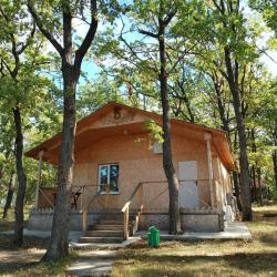 Коттедж эконом с 6 односпальными кроватями