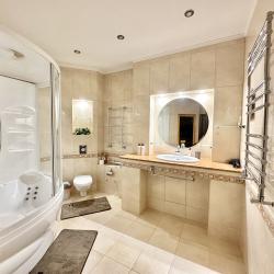 Фото Отель Artinvest (Артинвест) на улице Япеева