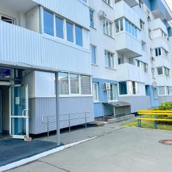 Фото Отель EasyRent (ИзиРент) на улице Александра Кудашева 108