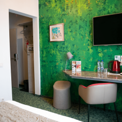 Номер стандарт с 1 двуспальной кроватью