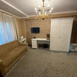 Номер полулюкс с 2 односпальными кроватями (с завтраком)