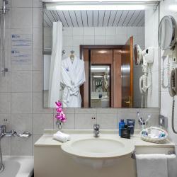 Номер стандарт с 1 двуспальной кроватью