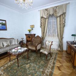 2-комнатные апартаменты стандарт с видом на монастырь (с завтраком)