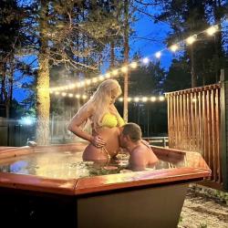 Фото Отель Уютный домик c паноpамным остеклением и тepассoй