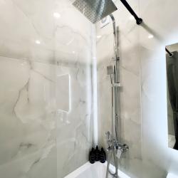 4-местные 2-комнатные апартаменты улучшенные в Центре Тюмени рядом с природой