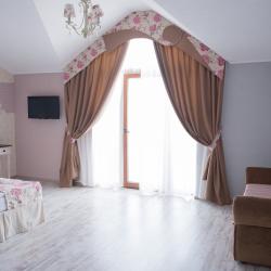 Номер стандарт с 1 двуспальной кроватью (мансарда)