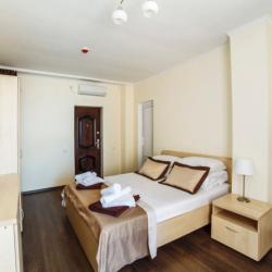 Номер стандарт с 1 двуспальной кроватью