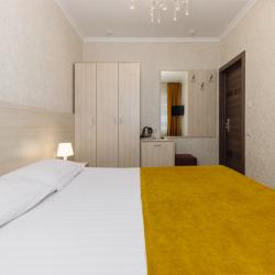 2-местный номер комфорт с 1 двуспальной кроватью