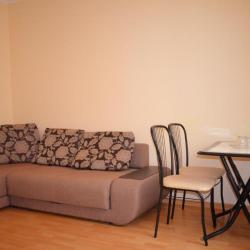 Номер стандарт с 1 двуспальной кроватью и диваном