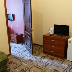 Номер полулюкс с 1 двуспальной кроватью