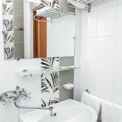 Номер стандарт с 1 двуспальной кроватью