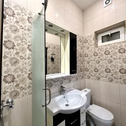 Фото Отель RestHouse (РестХаус)