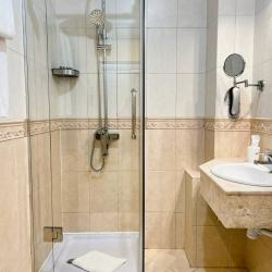 Номер стандарт с 1 двуспальной кроватью